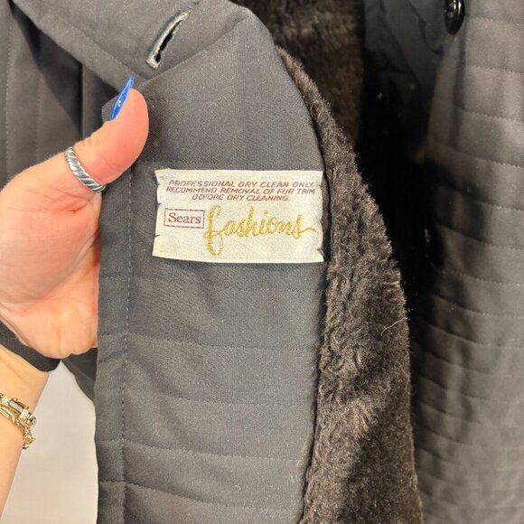Vintage Sears Fashion Coat with Real Fur Collar and Union Label - Picture 3 of 10